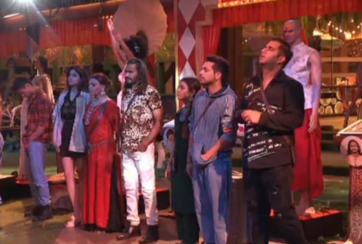 Bigg Boss 15 double eviction Salman Khan announced that any two will be eliminated from Abhijeet Bichukale Devoleena Bhattacharjee and Rashami Desai