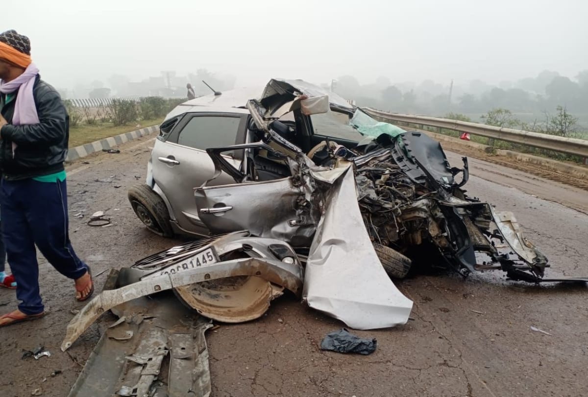 unknown vehicle hit car in bundi rajasthan, one person died