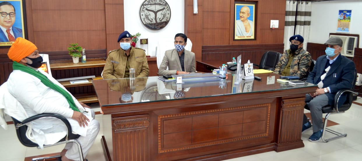 Talked with the district administration on the issue of sugarcane price payment and sending farmers to jail: Tikait