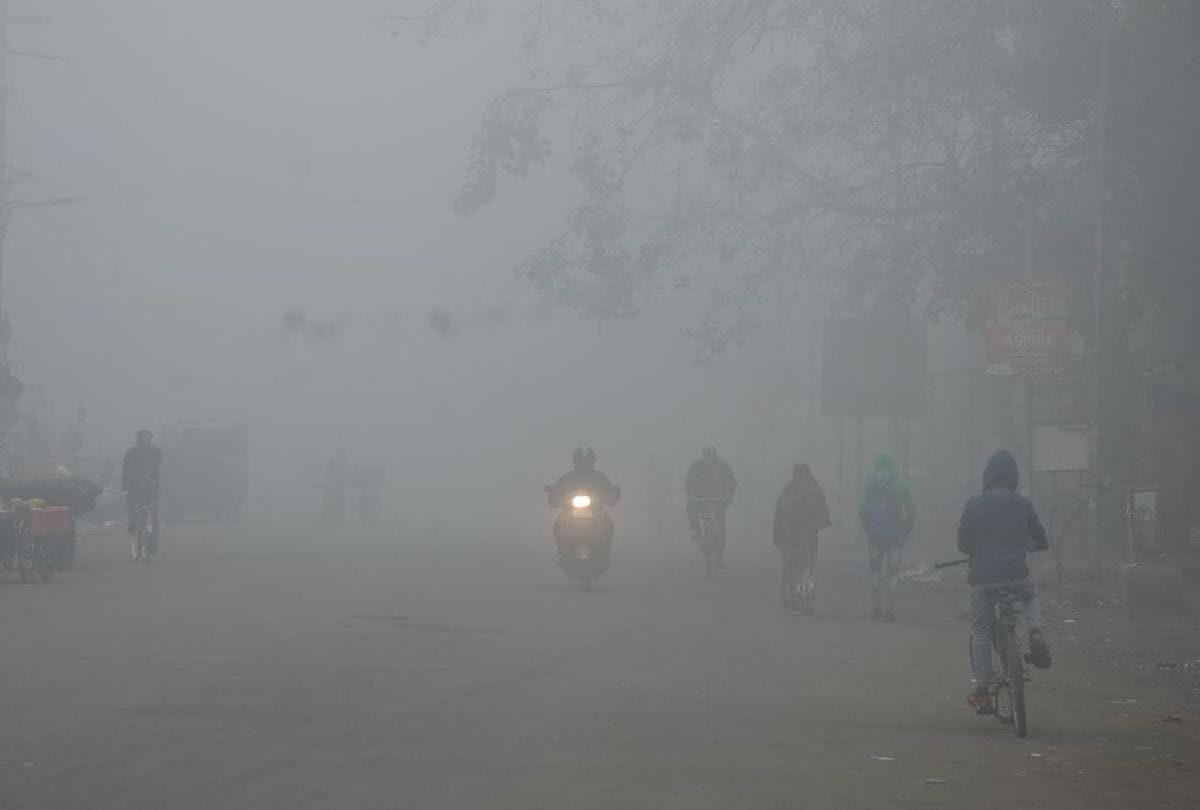 Fog And Cold Waves In Agra May Be Light Rain Today Weather Forecast