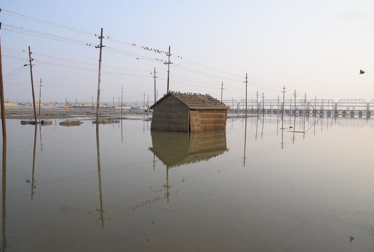 Magh Mela: Water in the camps after cutting, swamp, Kalpwasi in all-round troubles