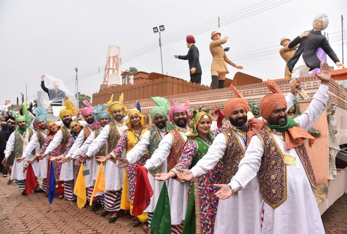 Republic Day Full Dress Rehearsal Before traveling from station airport pay attention movement of planes and trains will be affected