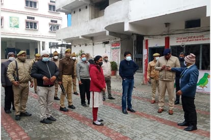 UPTET Exam 2021 five munna bhai arrested from purvanchal jaunpur azamgarh and mau bihar solver gang active in teacher eligibility test