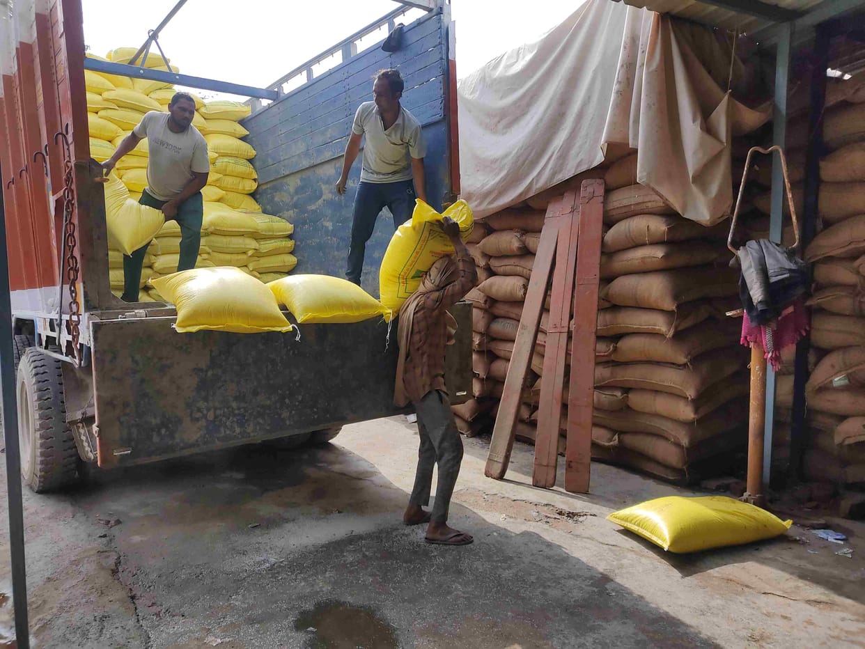 Farmers are making rounds of sales centers for urea, not getting fertilizer