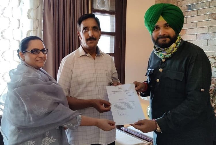 Controversial Video of Navjot Sidhu Advisor Mohammad Mustafa goes viral