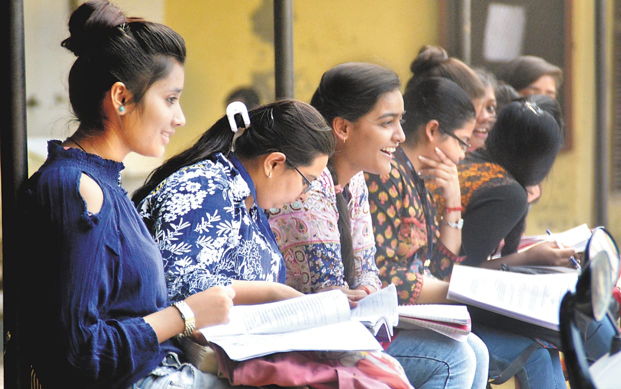42,050 students left looking for smart phones and tablets