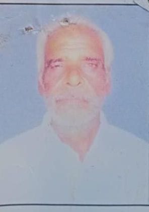 Hathras: The bull attacked the farmer guarding the field, died due to falling in boring