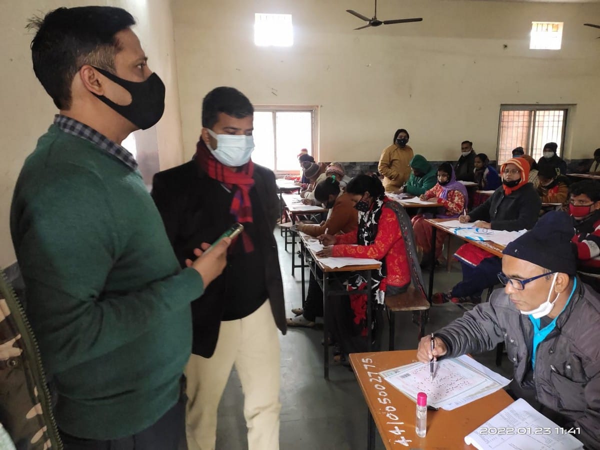 UP TET 2022: two people arrested who came sitting in exam instead of other candidate In Jaunpur