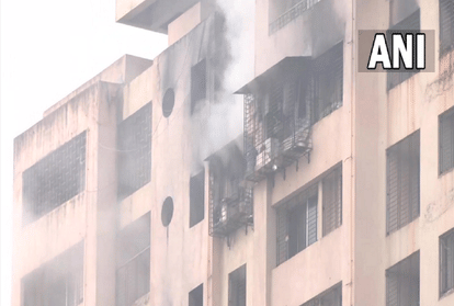 कमला बिल्डिंग में लगी आग