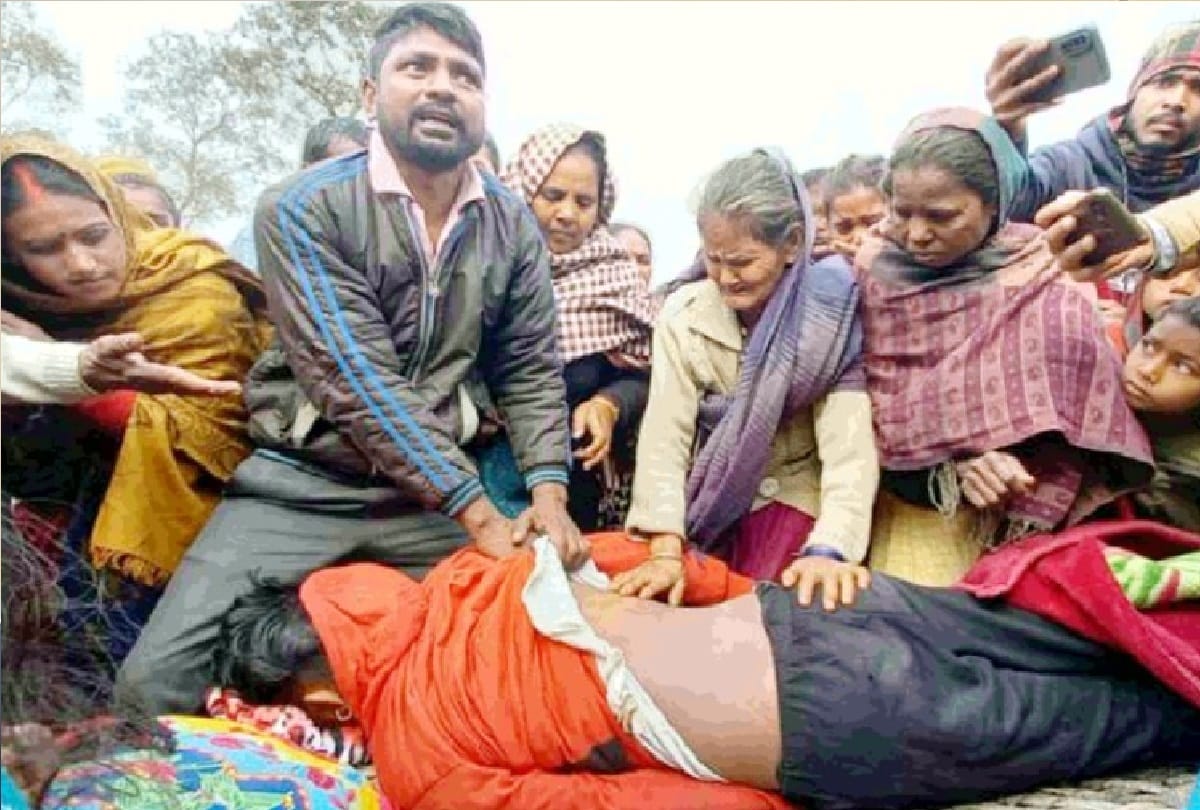 lakhimpur kheri action taken in connection with the allegation of death due to police beating two constables including outpost in-charge suspended