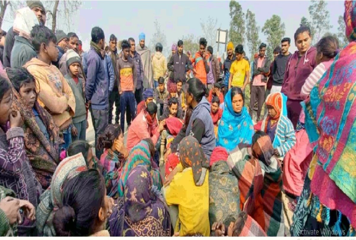 Angry villagers ran to accused constable saved their lives last rites of deceased would be held on Monday