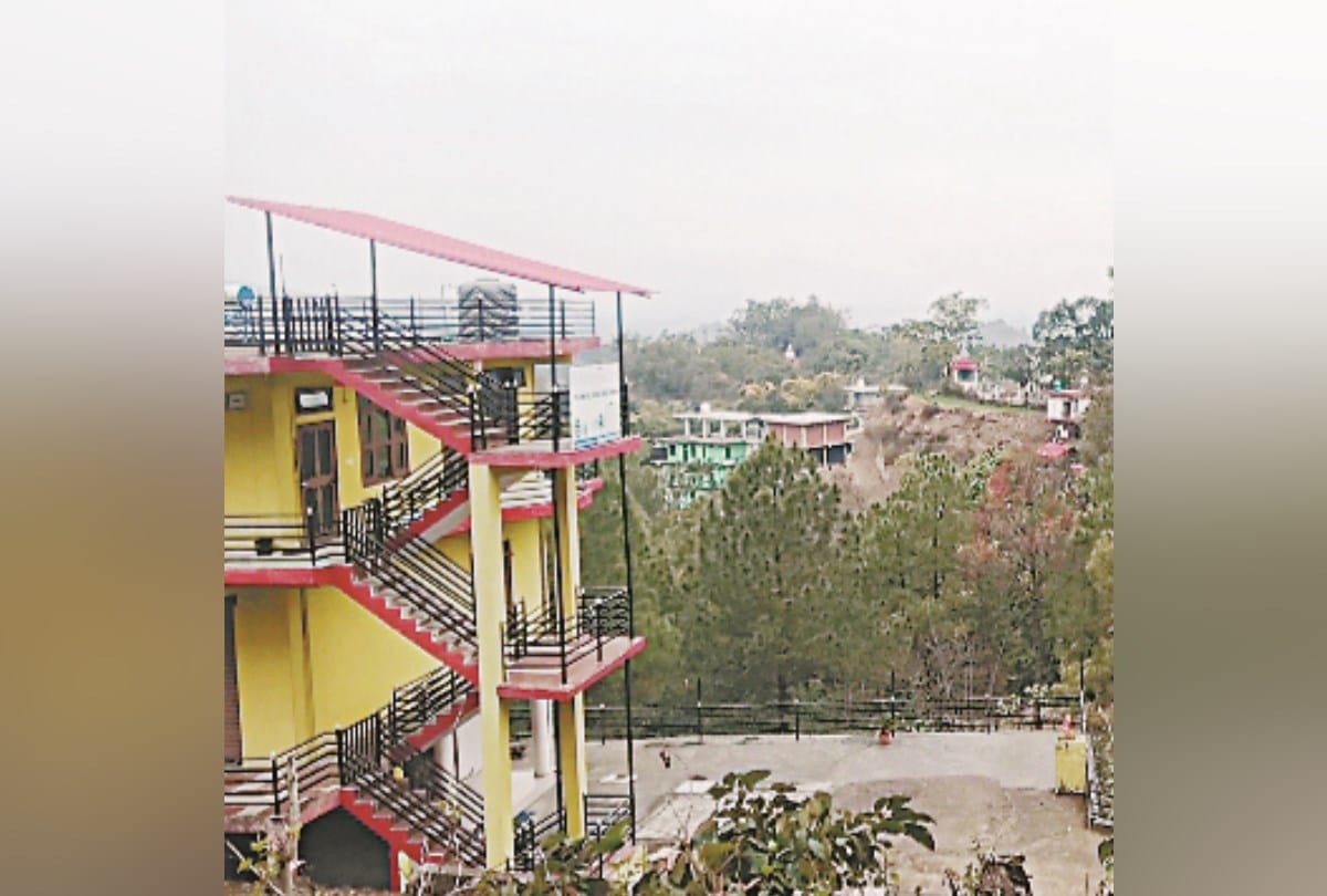 fashion designing student death case and illegal liquor factory in Hamirpur