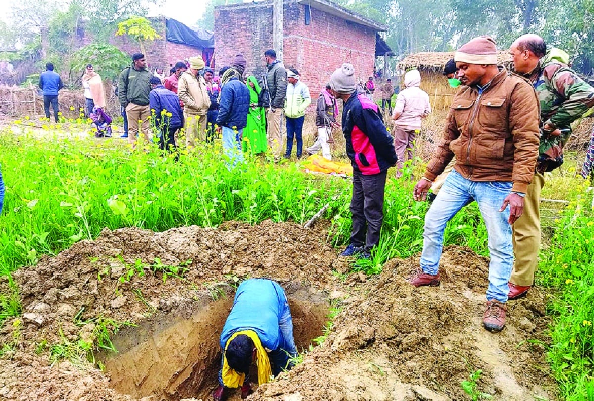 Pratapgarh: Hours of uproar over the funeral of children's bodies