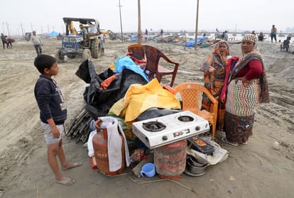 Magh Mela: The troubles are not decreasing on the sands of Sangam, leaving the chanting