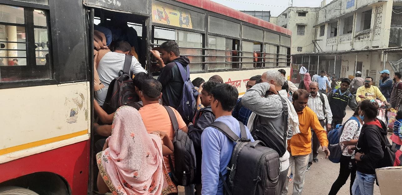 Meerut : 253 roadways buses engaged in elections, problems faced by passengers