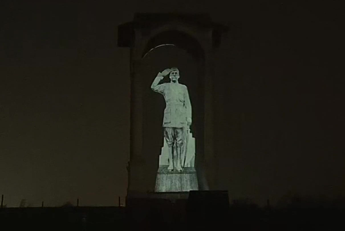 Javed Akhtar reacts to row over Netaji Subhas Chandra Bose statue at India Gate