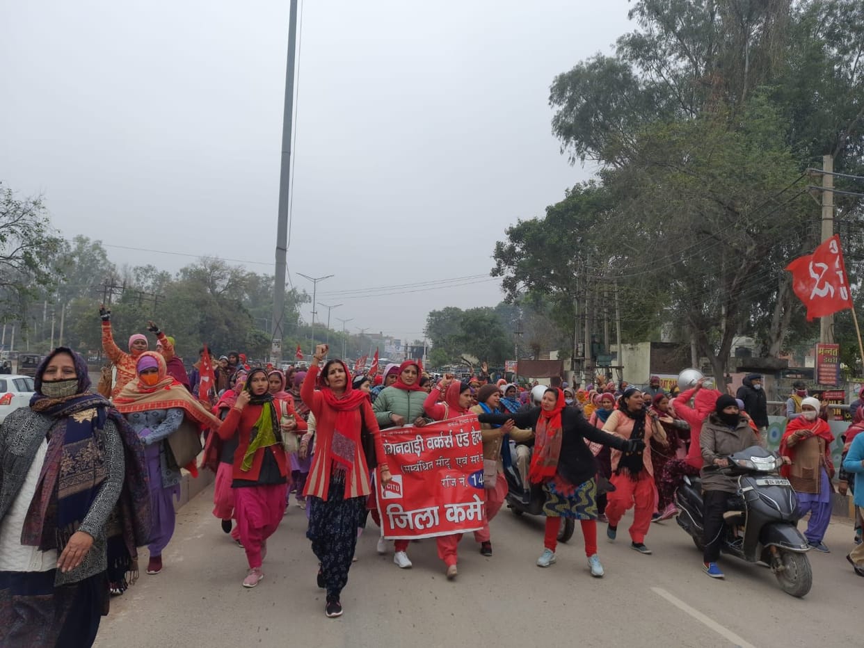 Anganwadi workers gheraoed MLA Gopal Kanda's office for an hour