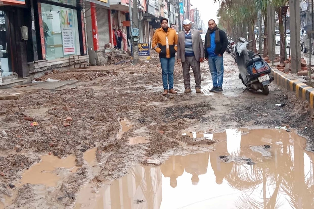 The same story every time during the rainy days, water and water gets in Sector 9 of the city