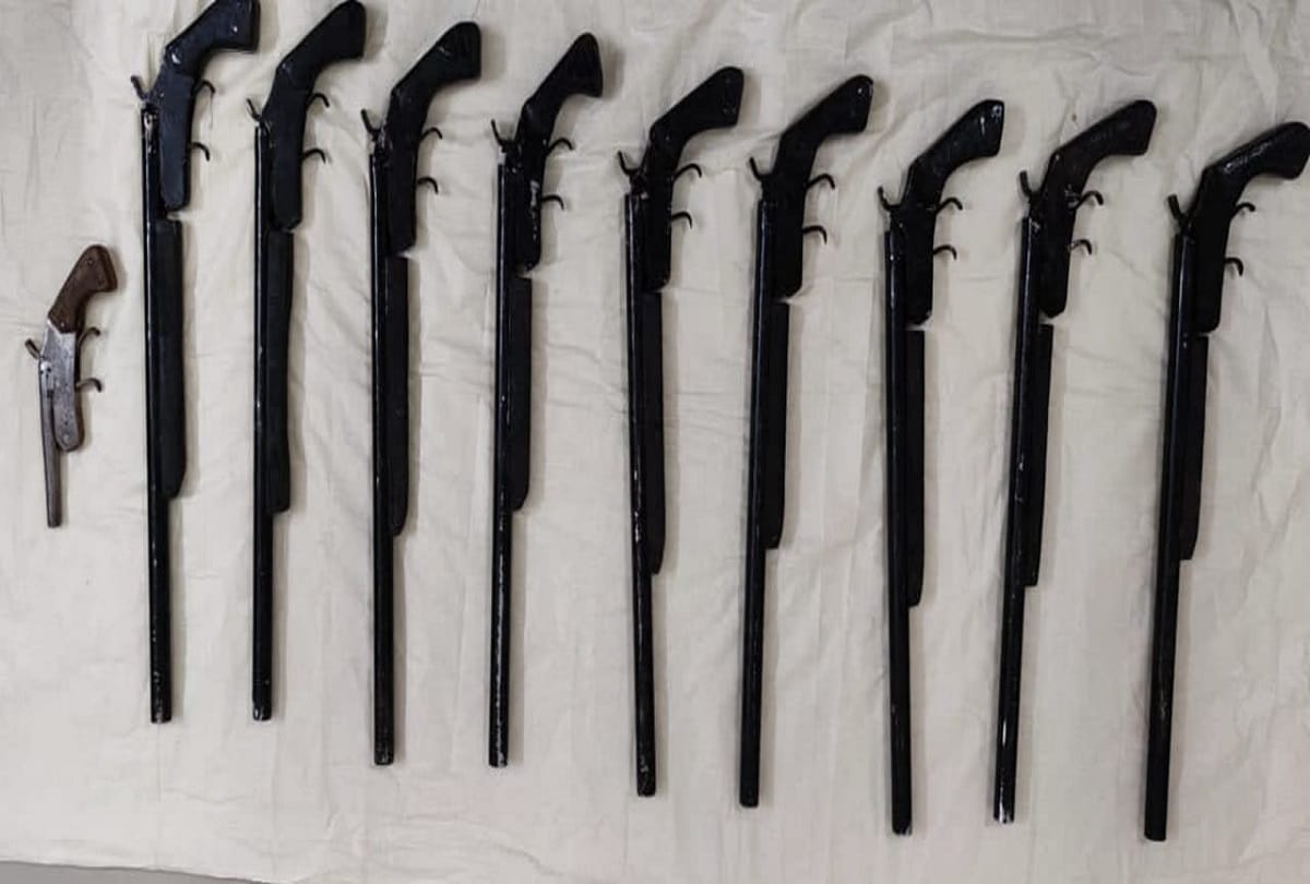 Delhi: Two interstate smugglers arrested 27 illegal arms bikes and cars recovered
