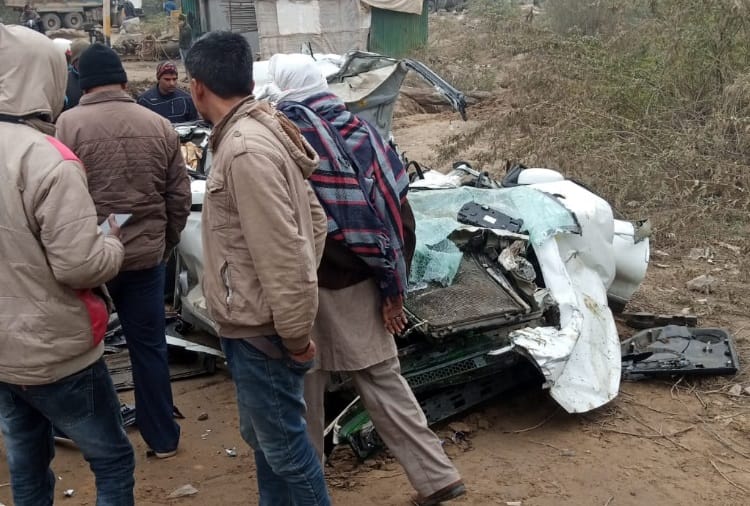 Uncontrollable container damaged many vehicles in Tosham