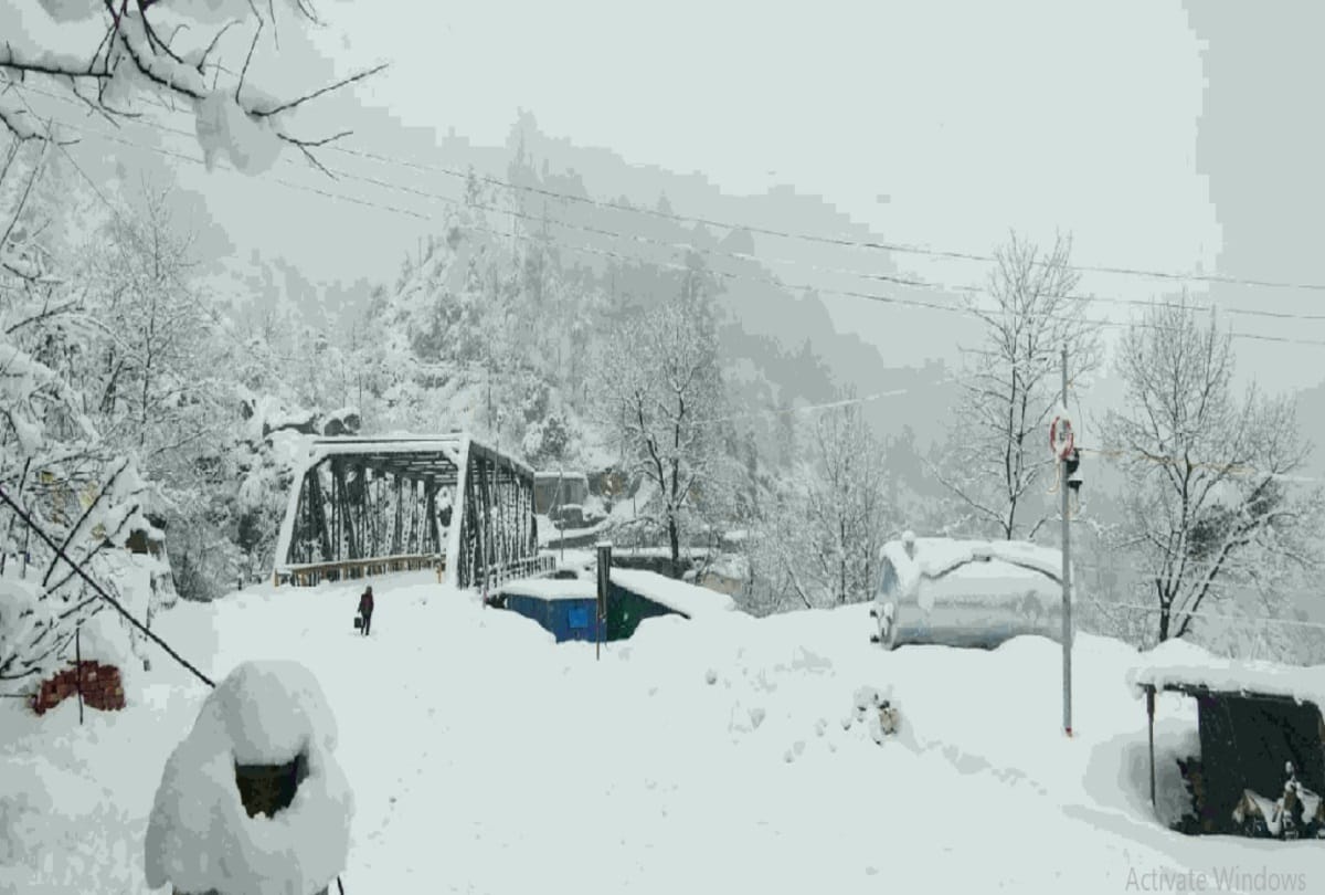 19 rural roads closed due to snowfall in uttarkashi movement with risk on gangotri and yamunotri highways