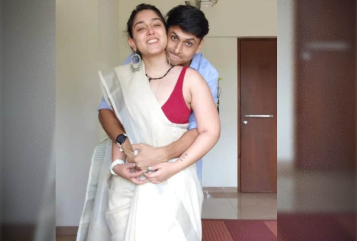 Aamir Khan  Daughter Ira Looks Stunning Khadi Saree Borrowed Boyfriend Nupur Maa