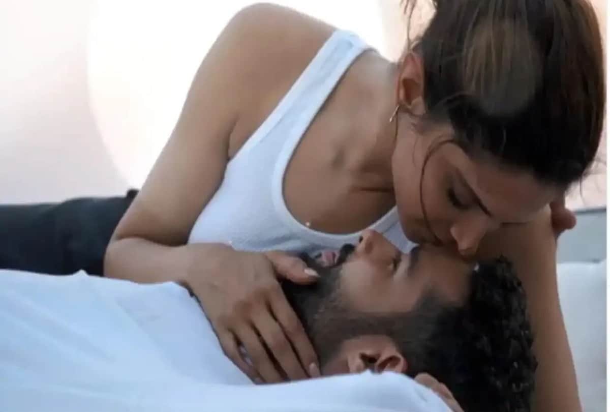 gehraiyaan Movie Release Date And Time On amazon prime video Star Cast deepika padukone ananya panday Siddhant Chaturvedi Dhairya Karwa