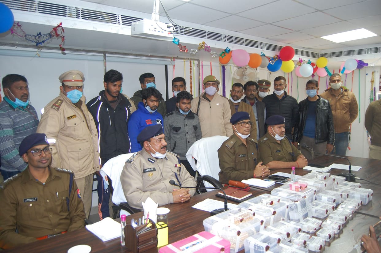 ornament shopkeeper himself made plan of loot