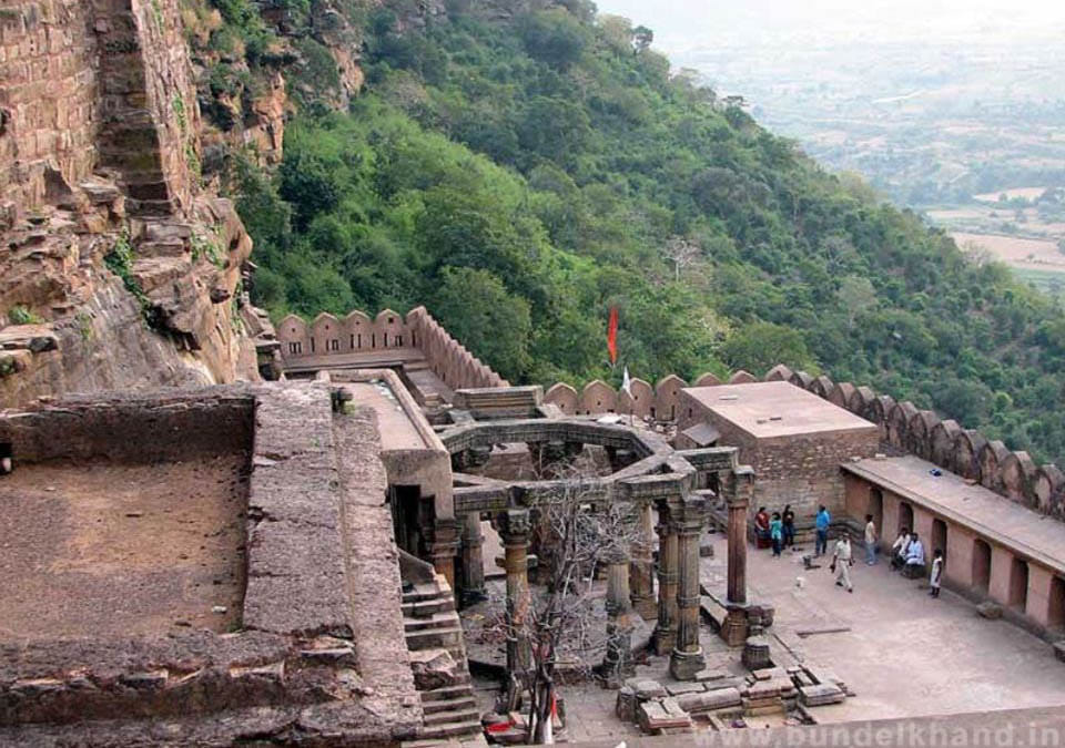 Special on Tourism Day: Kalinjar fort was not invincible in Corona