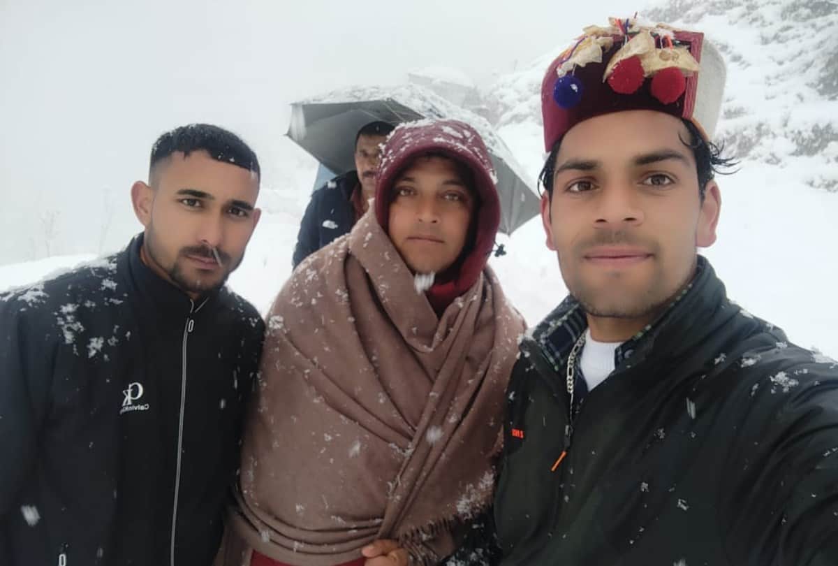 snowfall in himachal: Barat reached at bride home by walking six kilometer in snowfall