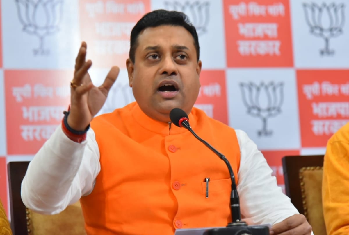 Just because you are not bright does not mean India not a bright spot BJP to Rahul
