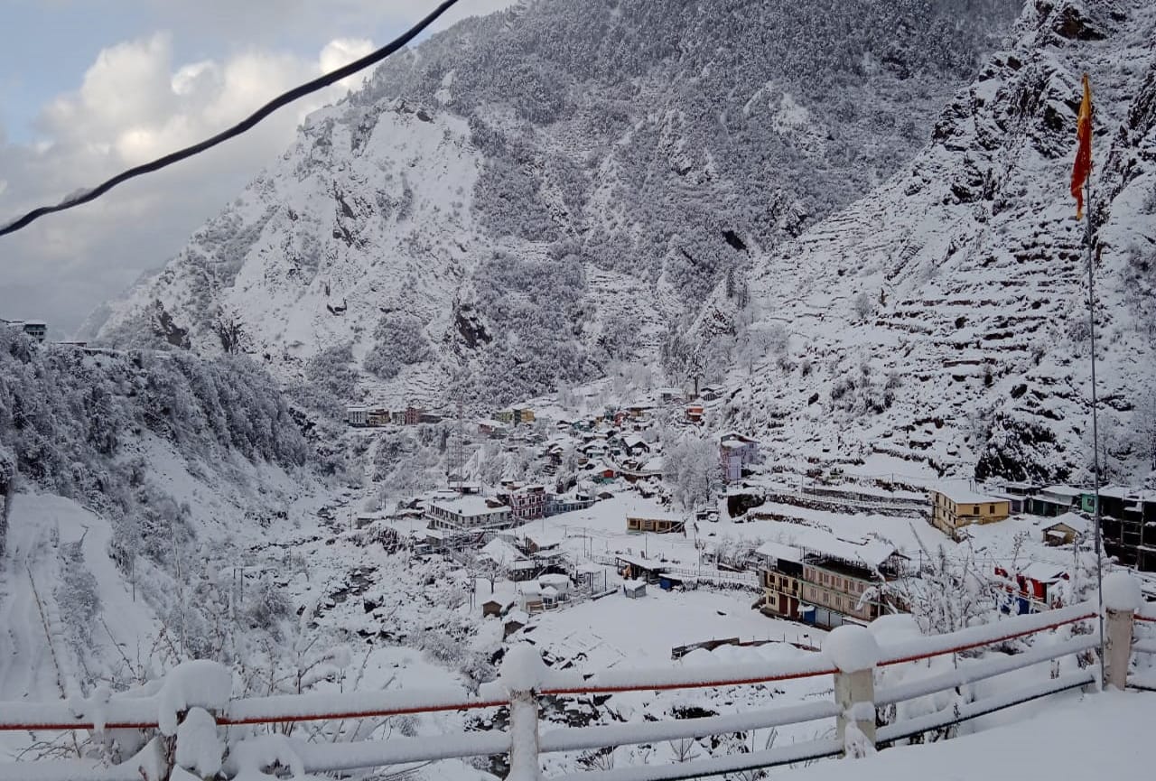 uttarakhand weather update: snowfall in hill station, see beautiful photos
