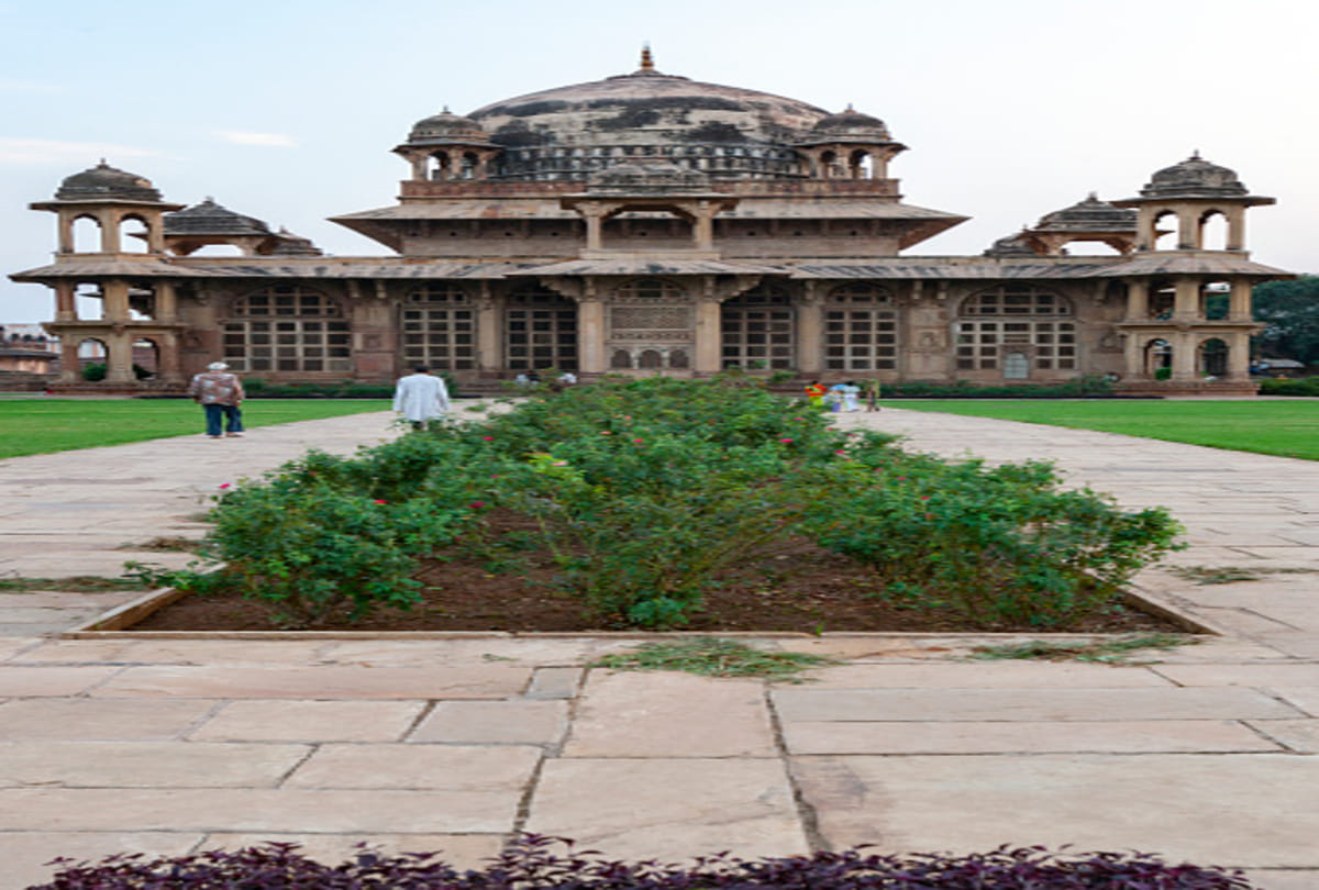 600 year old imli tree who made tansen the music king know about this special tree
