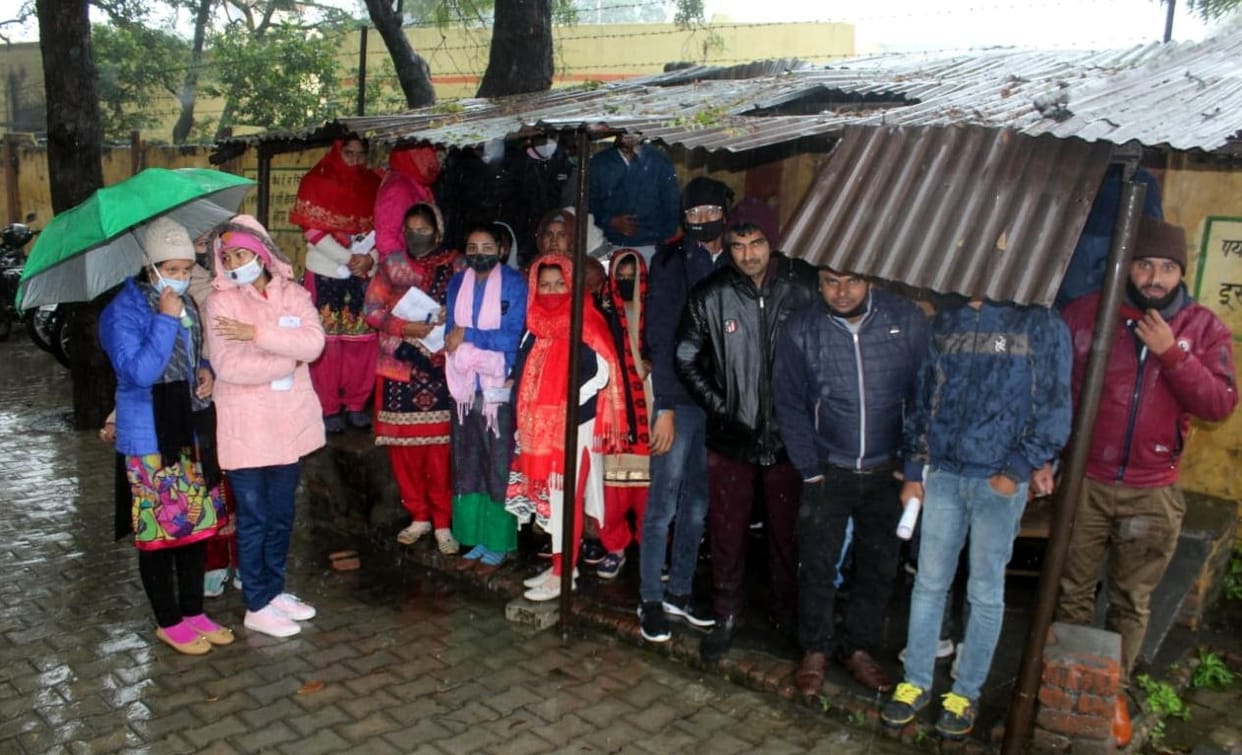 TET: Candidates arrived after facing difficulties in rain, did not get admission, performance