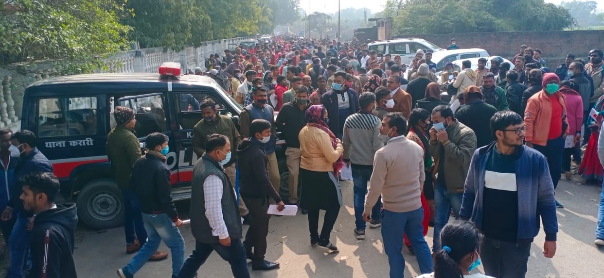 TET: Examination held amid chaos, 1453 candidates left the examination
