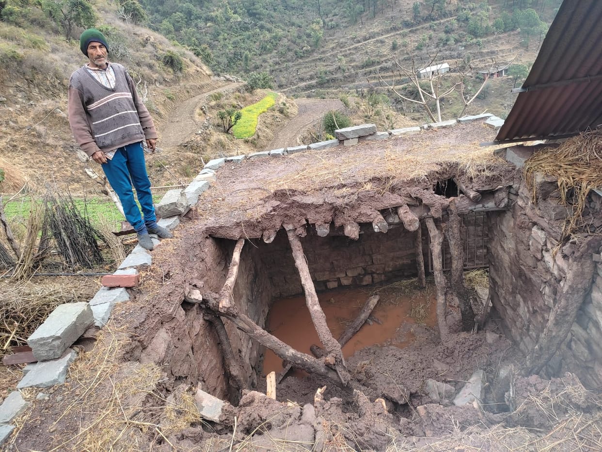 wall of house fall down and roof of animal shed damaged in pachad sirmaur  due to rain
