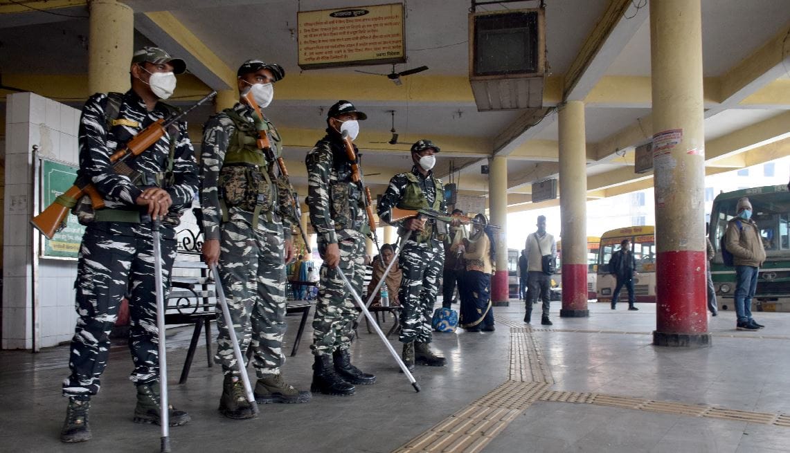 Republic Day 2022 varanasi ralway station and airport Security tighten police keep eye on every corner