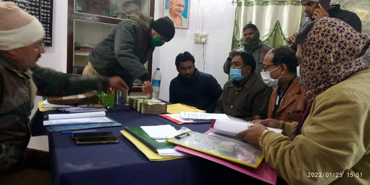 Fifteen lakh rupees seized during checking