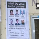 दिल्ली पुलिस द्वारा लगाया गया आतंकियों का पोस्टर