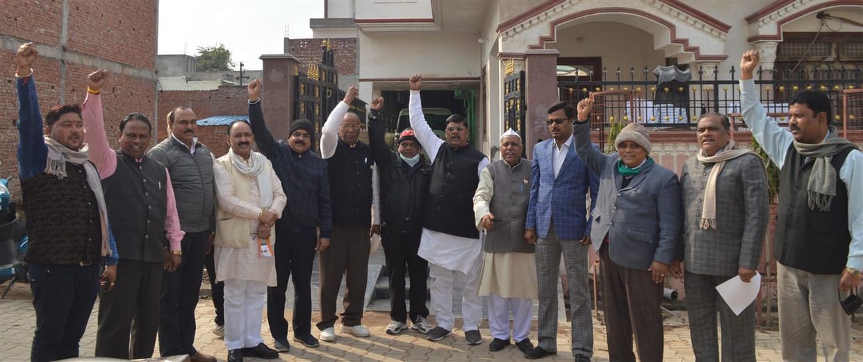 Hathras: Many big leaders of BJP opened front against Anjula Mahour