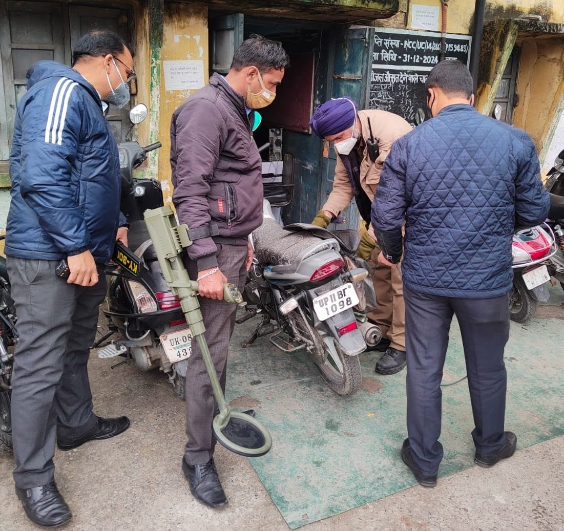 Alert on Republic Day, bomb disposal squad investigated
