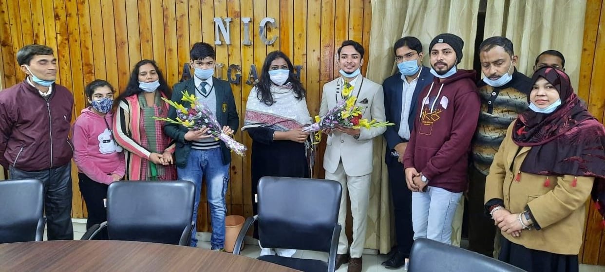 Shadab and Chandraya received Prime Minister's National Children's Award
