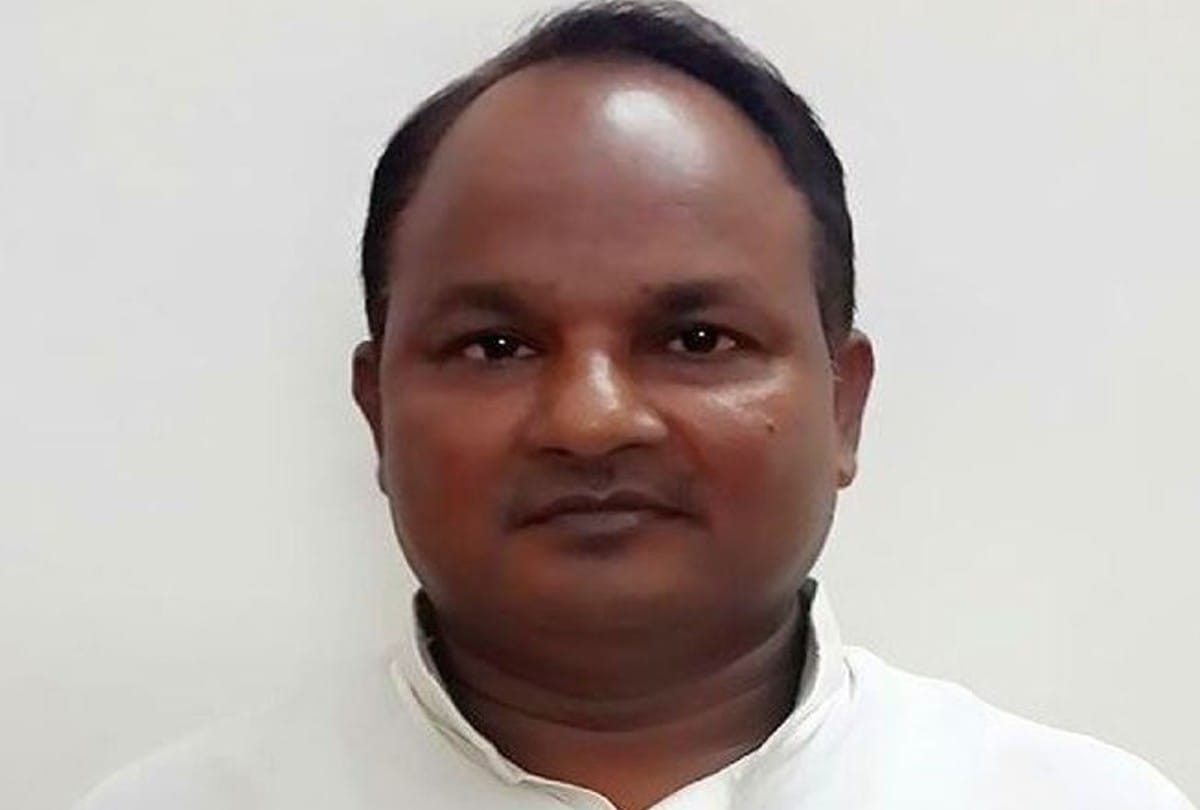 Samajwadi Party MLA sent complaint against DDO to Election Commission in Mainpuri