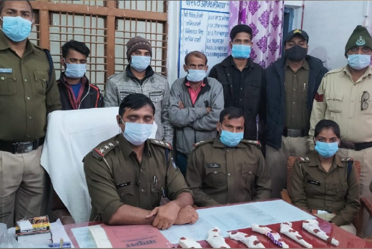 Chhatarpur: After confiscation in the police station, the gang who stole and sold cartridges was exposed, four people arrested