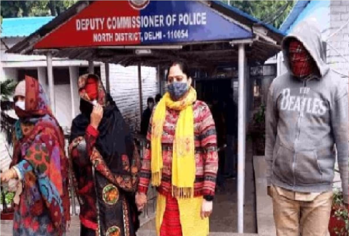 child trafficking gang busted by Delhi police gang dealing in newborn children