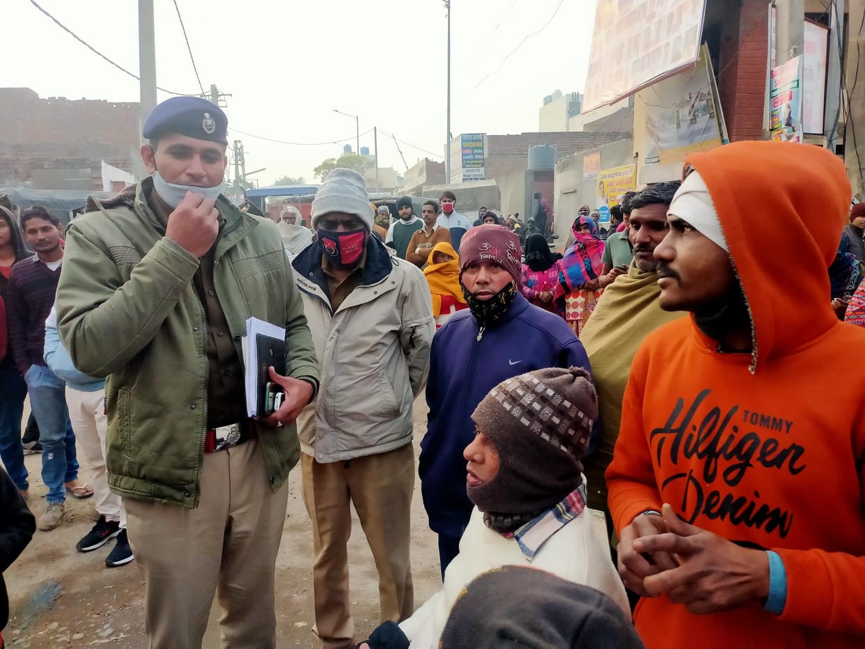 Poor condition of sewer, drinking water and roads, people of solution jammed