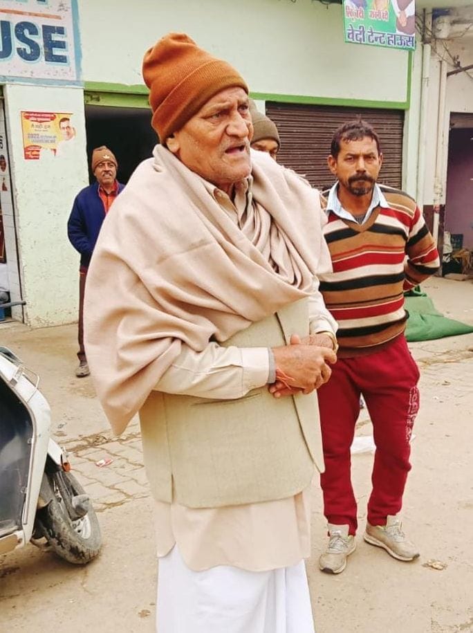Three youths took the ring and money after intoxicating the elderly