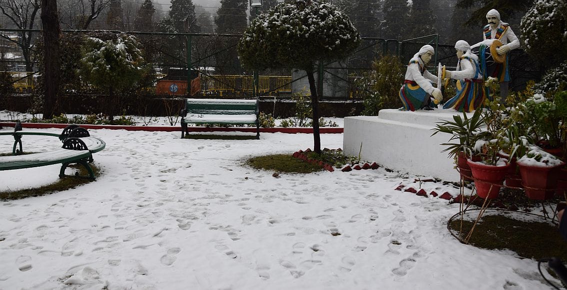 Snowfall in the low lying areas of Nainital, crowd of tourists