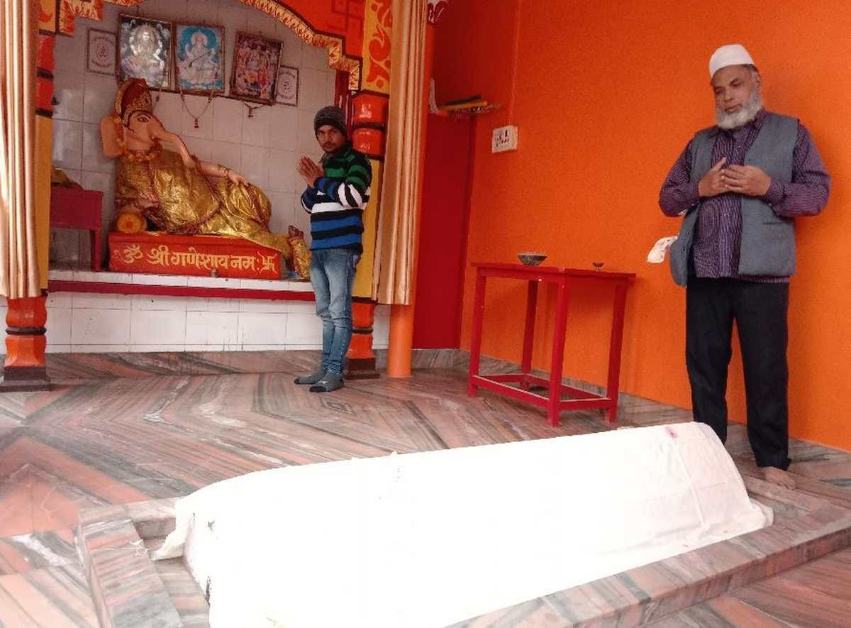 Pir Baba tomb in gajanan lord ganesh temple unique religious place people worship here in jaunpur 
