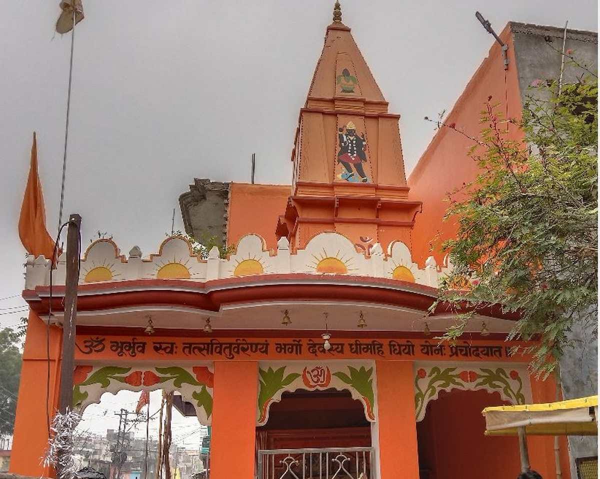 Pir Baba tomb in gajanan lord ganesh temple unique religious place people worship here in jaunpur 